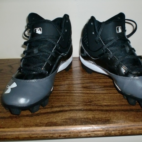 dunham's under armour shoes